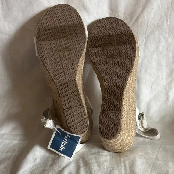 Michael Kors Silver and White Espadrille  Wedge Sandals. Size 5. New with Tags - Picture 7 of 7